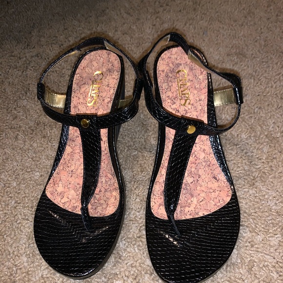 I am selling some black heel shoes super comfy - Picture 1 of 4